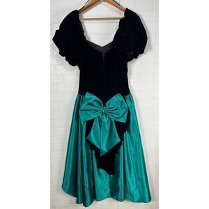 Vintage Jordan Taffeta Dress Size XS/S Velvet Satin Bow Puff Sleeve Sweet heart
